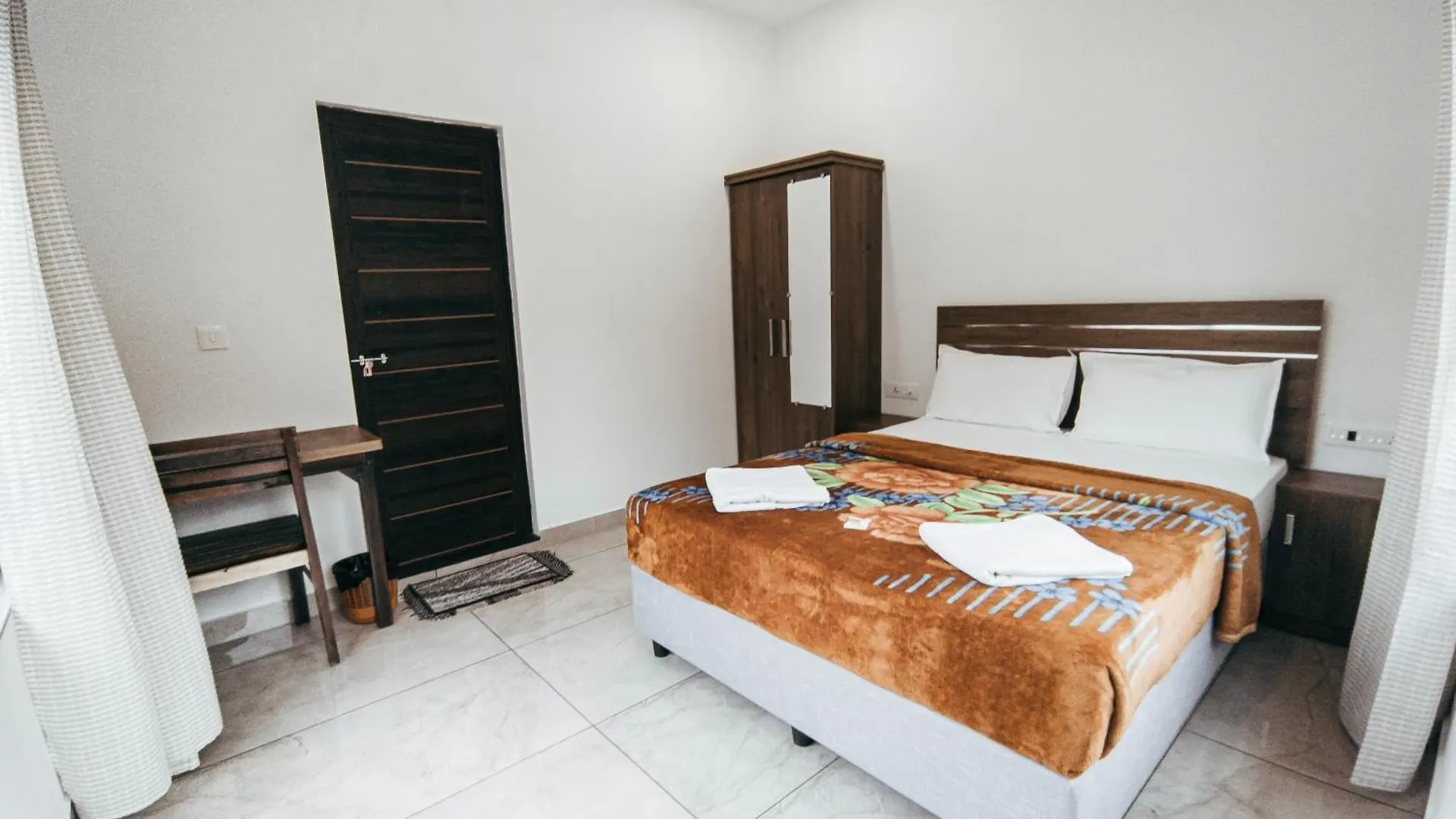 הקונטקטים של Asprin Homestay
